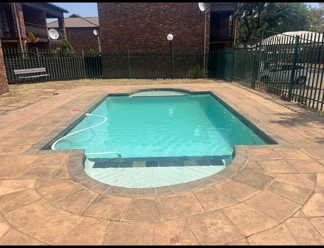2 BEDROOM APARTMENT TO LET IN SONNEVELD